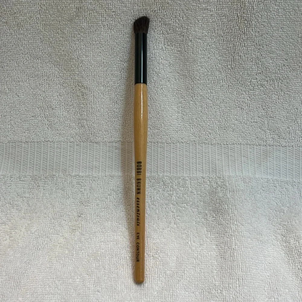 Bobby Brown eye contour brush - Picture 2 of 3